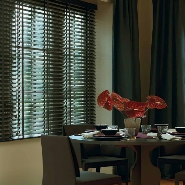 Деревянные горизонтальные жалюзи